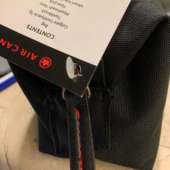 Business class toiletry bag sealed - Picture 1 of 4